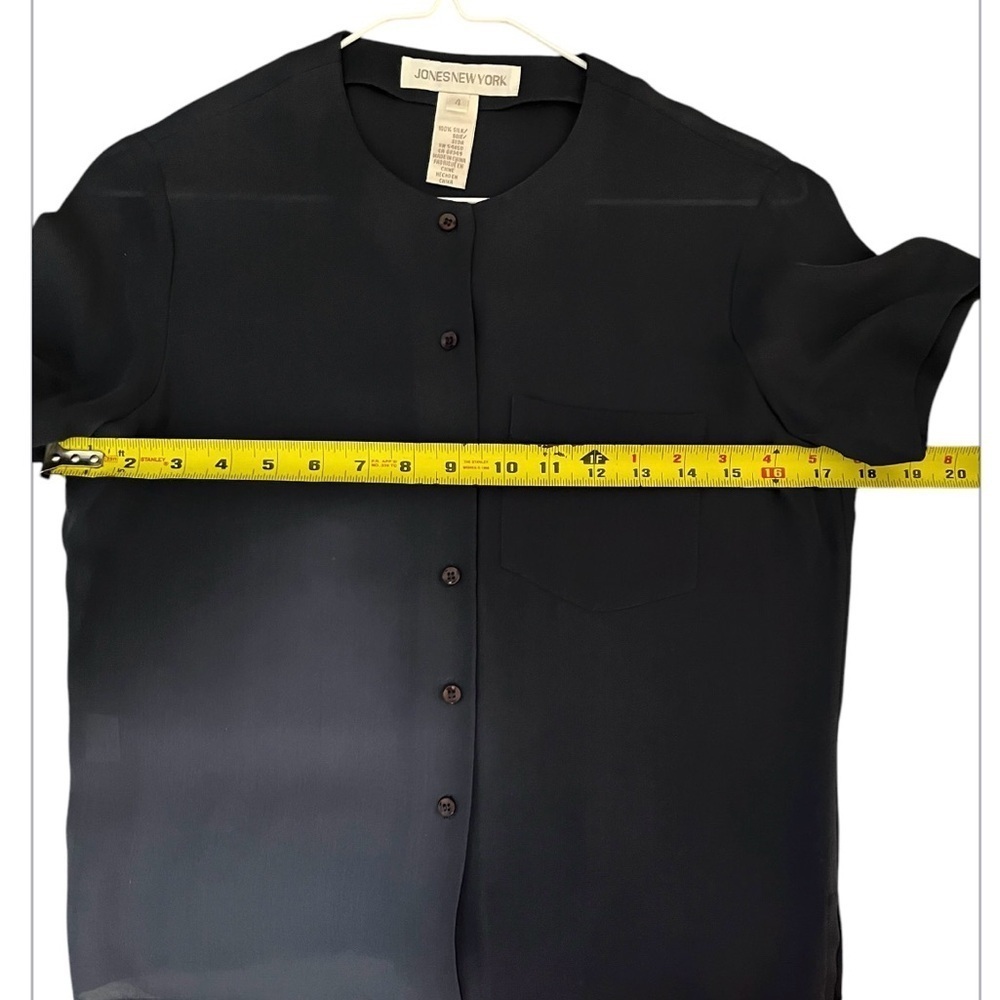 Jones New York 100% Silk Blouse – Navy Blue, Short Sleeve, Button-Down, Size 4 - Picture 5 of 6